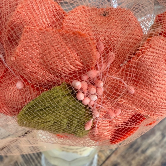 Women’s vintage peach color hat,with netting. - Picture 1 of 10